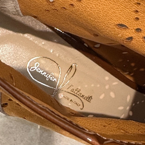 Jennifer Tattanelli Women’s Elegant Laser Cut Ankle Booties - Picture 3 of 7